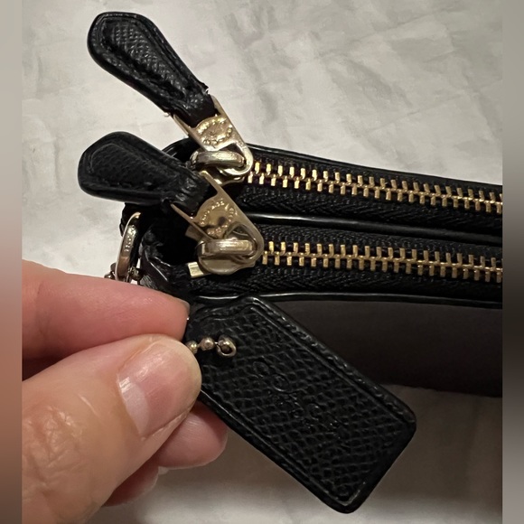 Coach Wristlet or wallet chocolate brown with black logo C - Picture 2 of 4